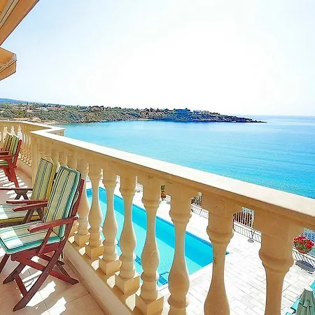 Katina Beach Vilă Peyia