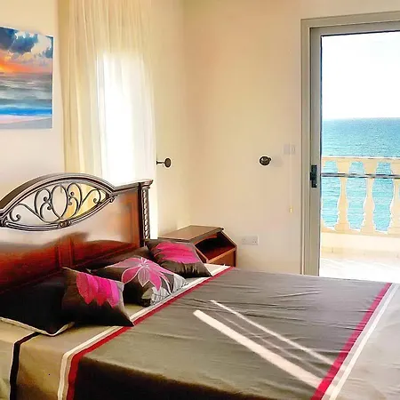Katina Beach Peyia
