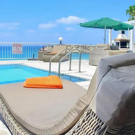 Katina Beach וילה