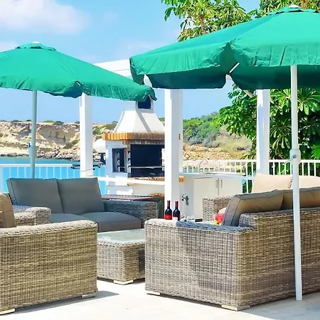 Katina Beach פאהיה